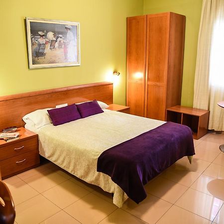 Hotel Dora Plasencia Ngoại thất bức ảnh