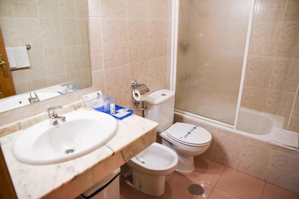 Hotel Dora Plasencia Ngoại thất bức ảnh