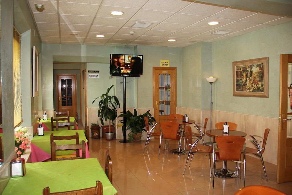 Hotel Dora Plasencia Ngoại thất bức ảnh