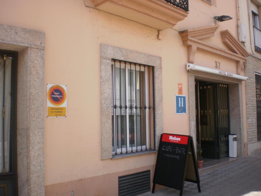 Hotel Dora Plasencia Ngoại thất bức ảnh